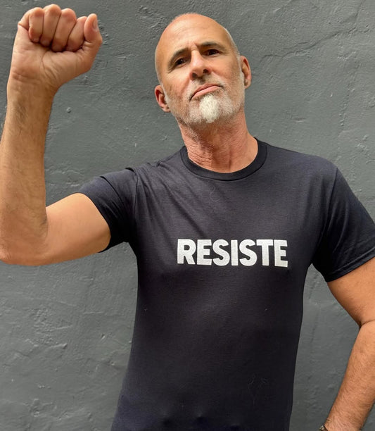 RESISTE t-shirt