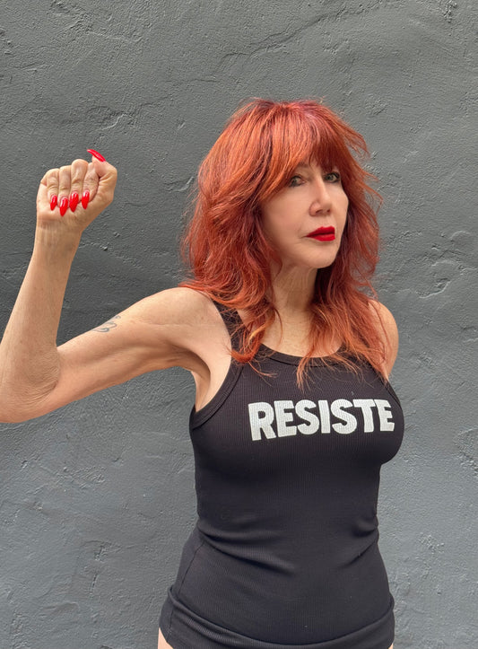 RESISTE t-shirt