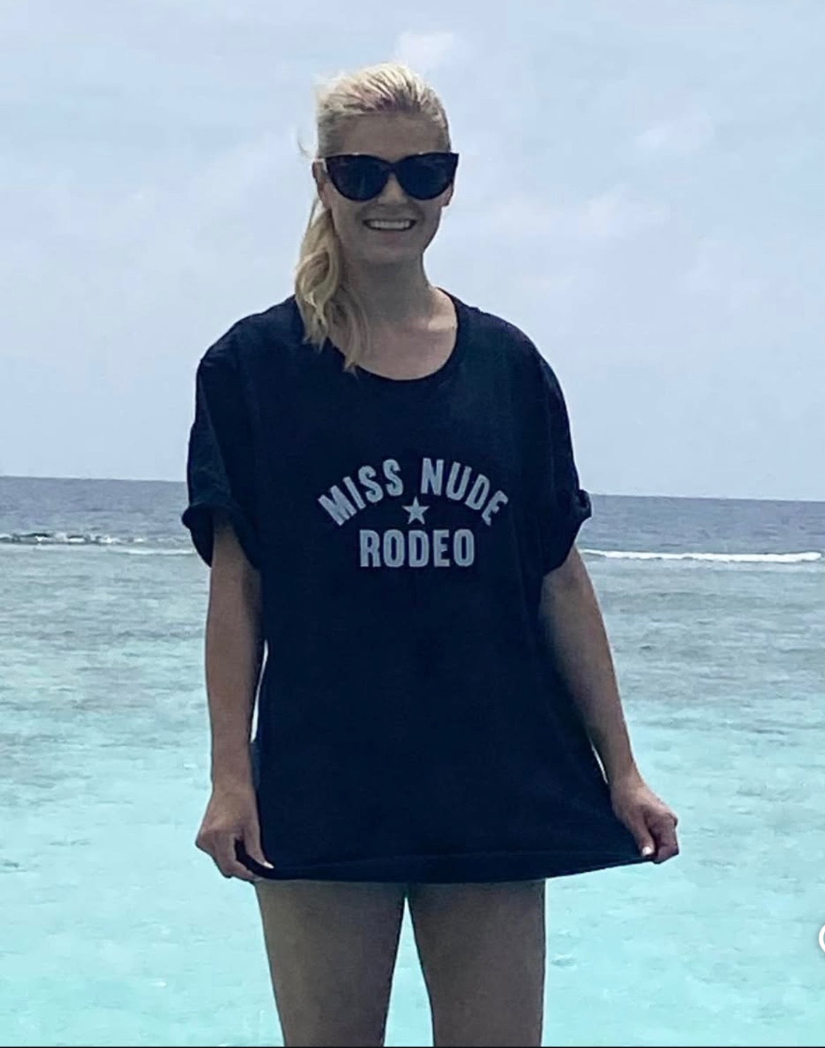 the black tee